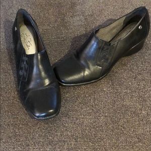EUC black ankle shoes